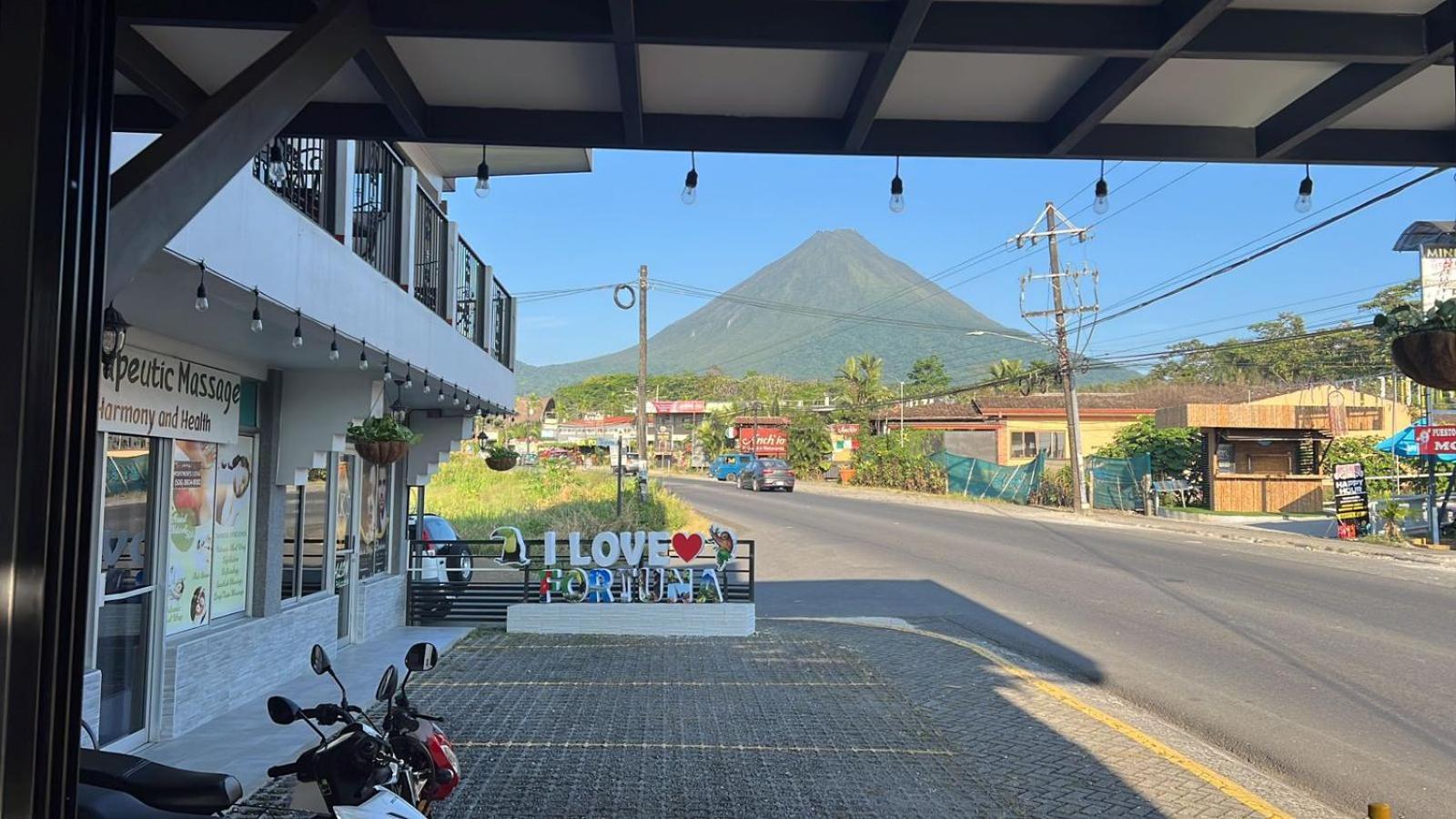 Hotel Arenal By Regina La Fortuna Exterior foto